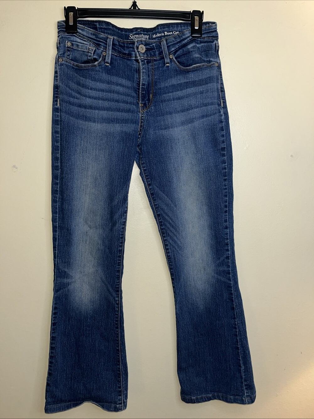 Signature Levi Strauss Modern Boot Cut Size 8M Blue Denim Womens